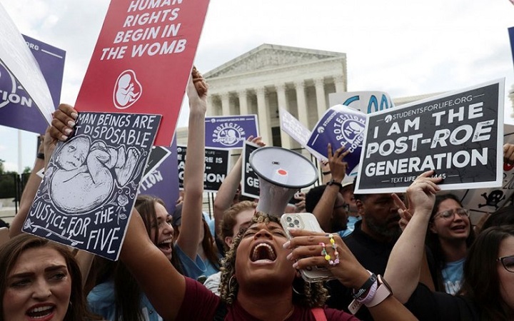 ΗΠΑ: «Ποτάμι» διαδηλώσεων υπέρ του δικαιώματος των αμβλώσεων-Φόβοι ότι θα καταργηθούν κι άλλα δικαιώματα