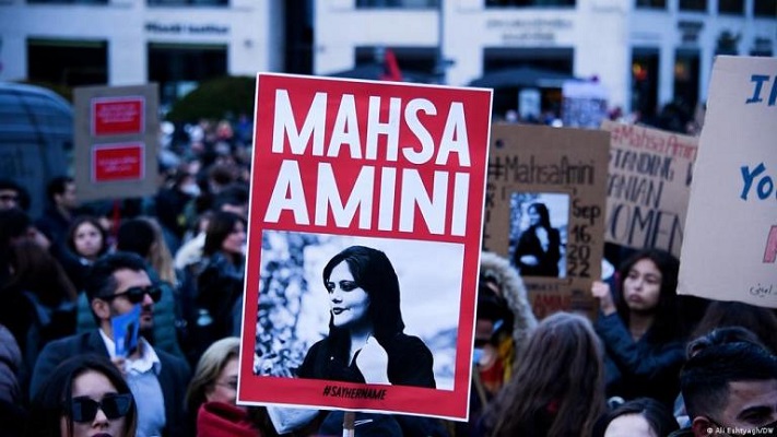 Παρίσι: Θα απονείμει μετά θάνατον τον τίτλο του επίτιμου δημότη στην Μαχσά Αμινί